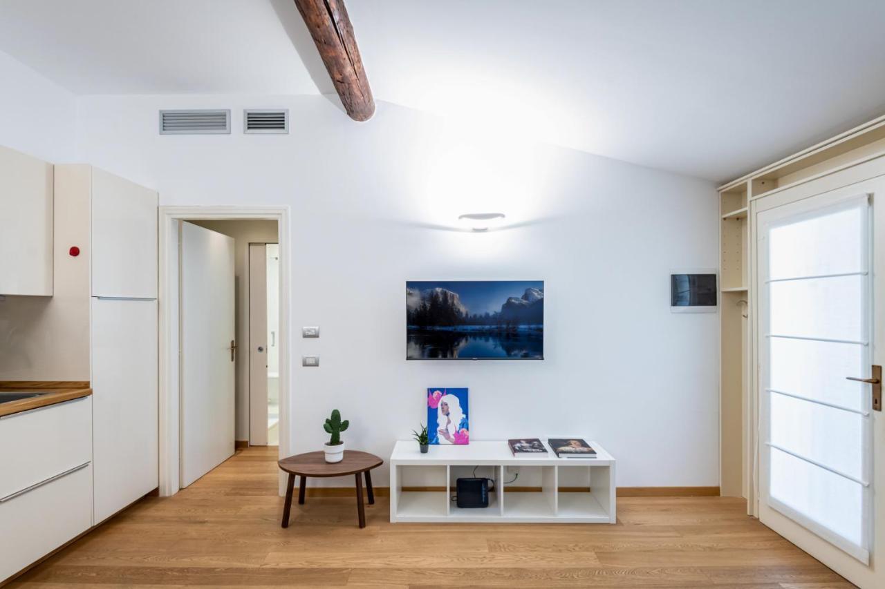 Easylife - Romantico Appartamento Sulla Darsena Milán Exteriér fotografie